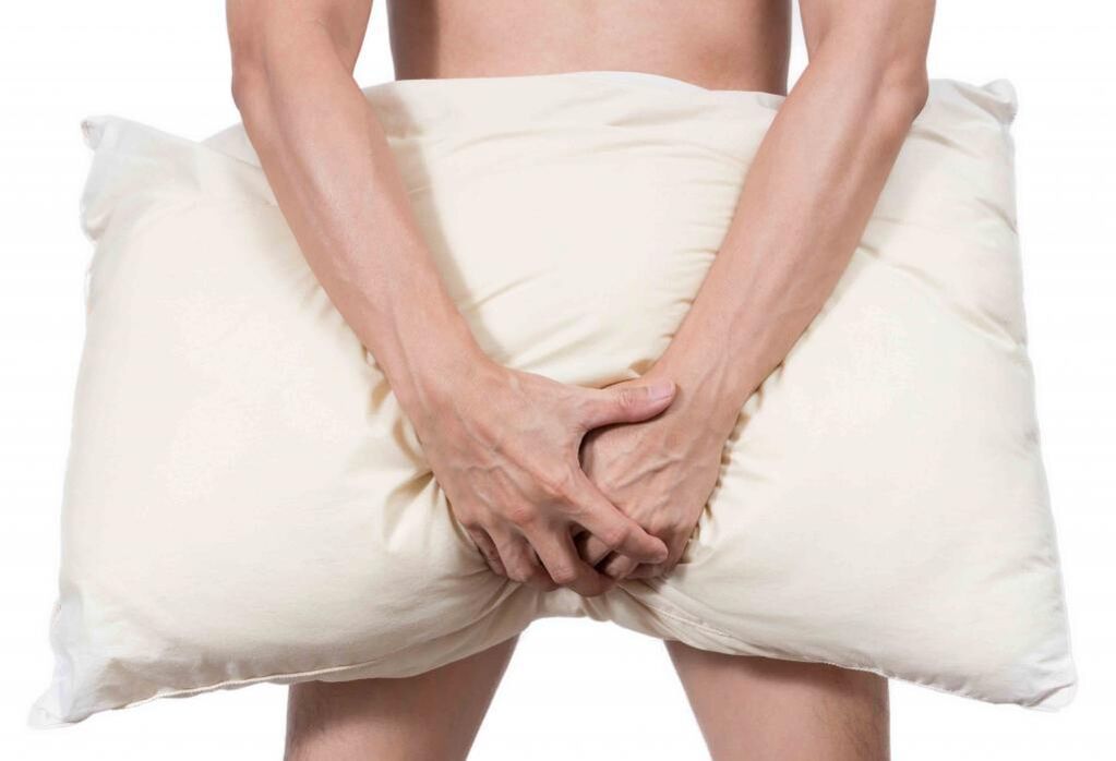 Mann macht Sport, um die Kraft zu steigern